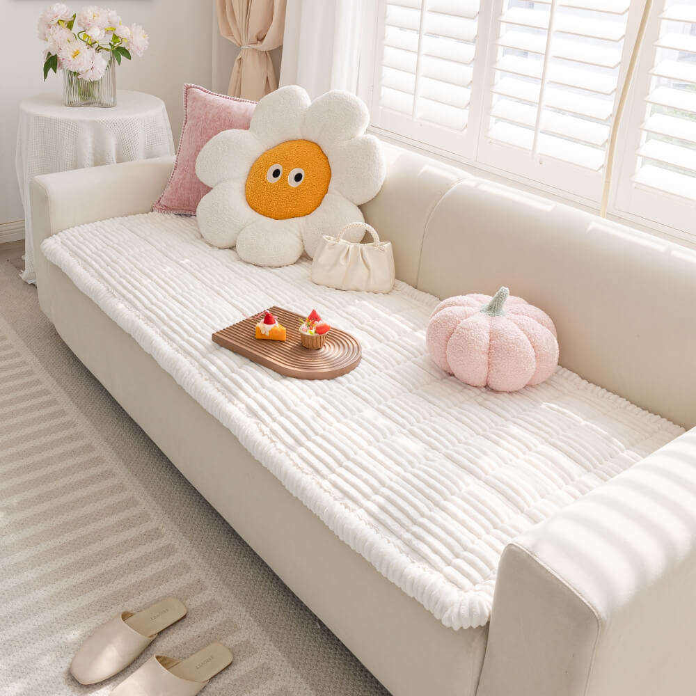 Flannel Plush Pet Sofa Cover, Non-Slip Washable Durable Modern Luxury Sofa Protector